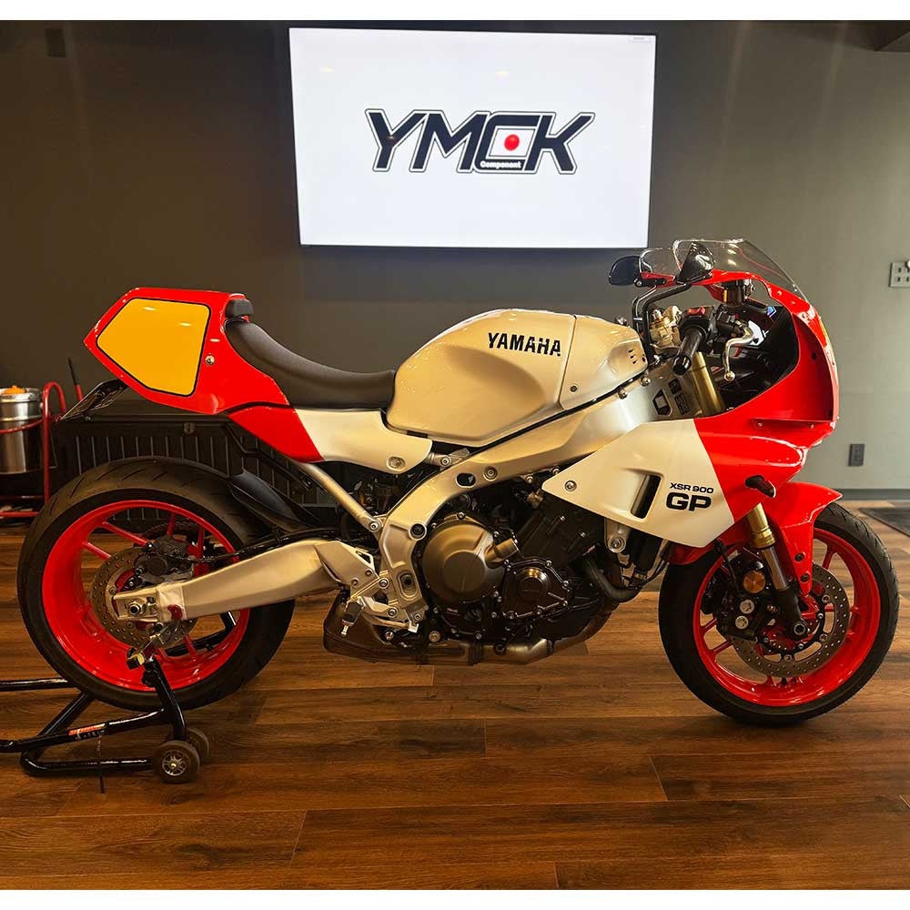 XSR900・XSR900GP ライセンスプレートホルダーV2【FEYX922V2W】｜A2017