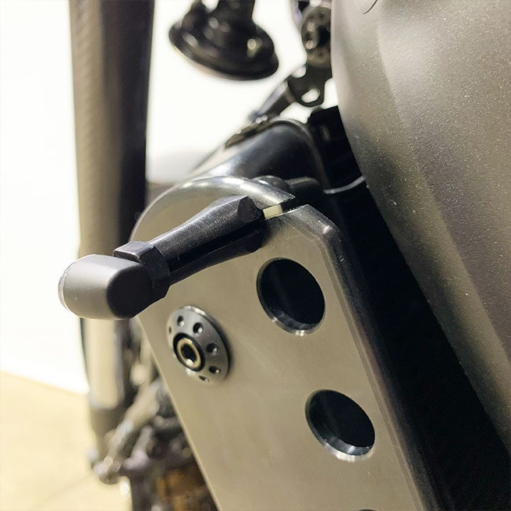 YMCK Component】CNCラジエターサイドガードキットfor 【XSR900