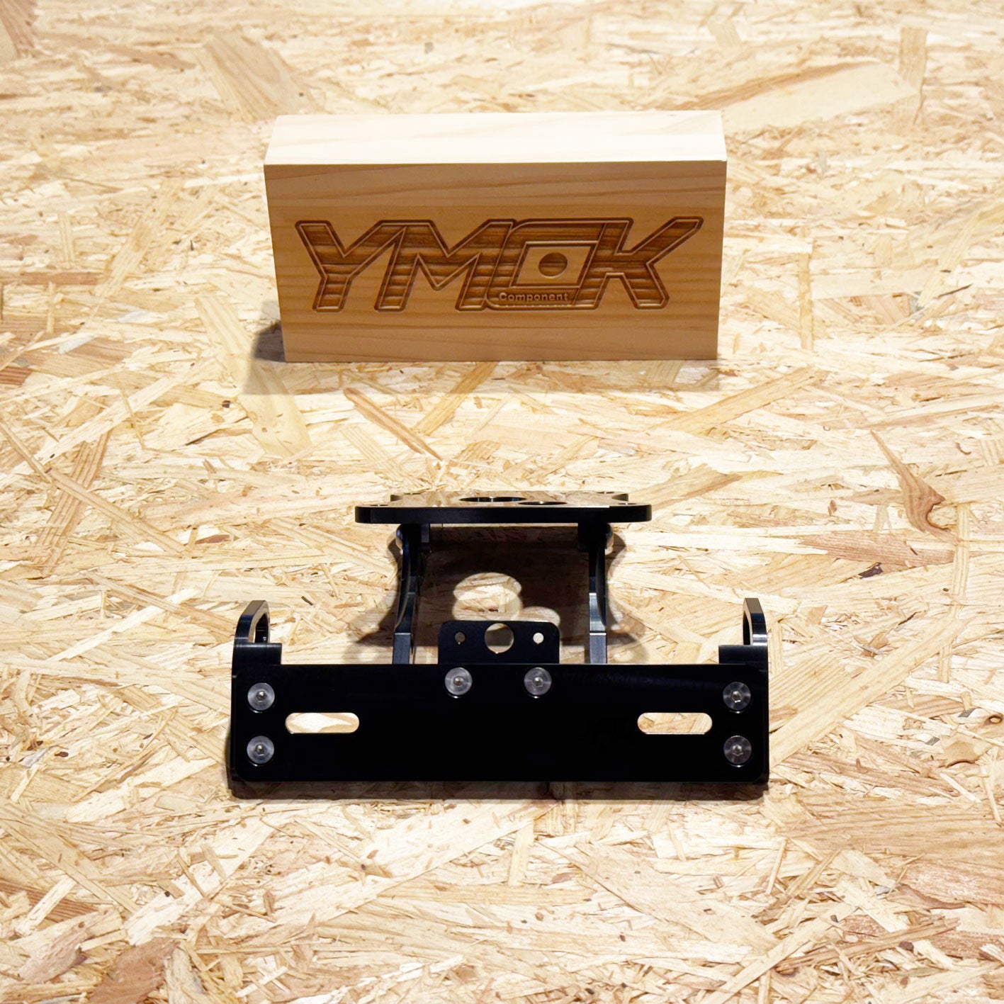 ライセンスプレートホルダーV2【FEYX922V2W】 | YMCK Component