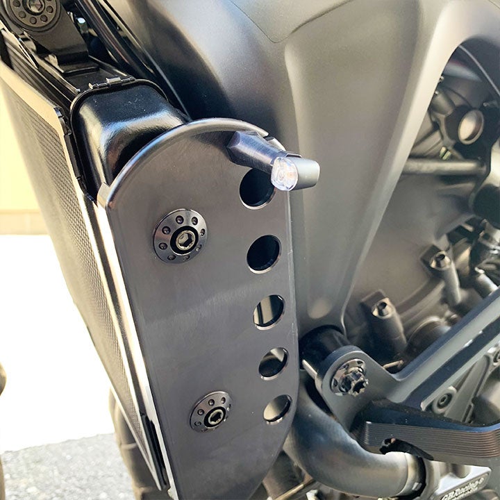 YMCK Component】CNCラジエターサイドガードキットfor 【XSR900