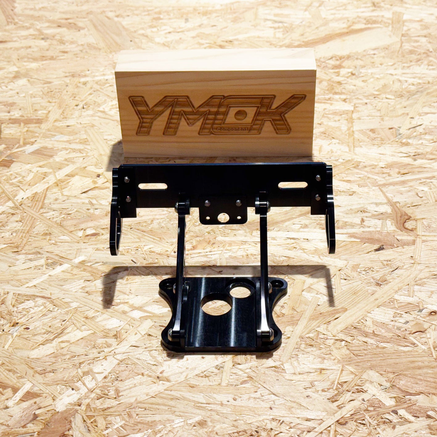 ライセンスプレートホルダーV2【FEYX922V2W】 | YMCK Component